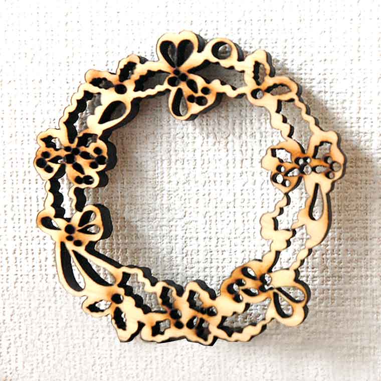 木製 クリスマスオーナメント 6mm厚 リース アンシャンテラボ / 紐付き Xmas 飾り 装飾 ツリー飾り デコレーション 【無料ギフトボックス付】【ゆうパケット対応】