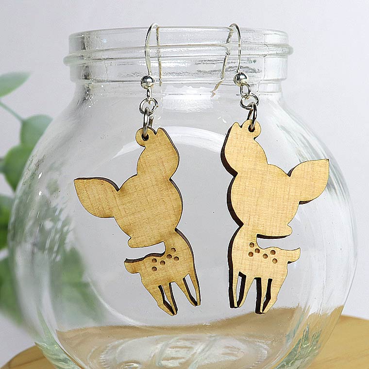 木製 ピアス バンビ 高さ：35mm 幅：21mm 厚み：3mm 奈良のおみやげ アンシャンテラボ / 奈良 なら お土産 おみやげ 可愛い プレゼント アクセサリー おしゃれ オシャレ しか シカ ウッド【無料ギフトボックス付】【ゆうパケット対応】