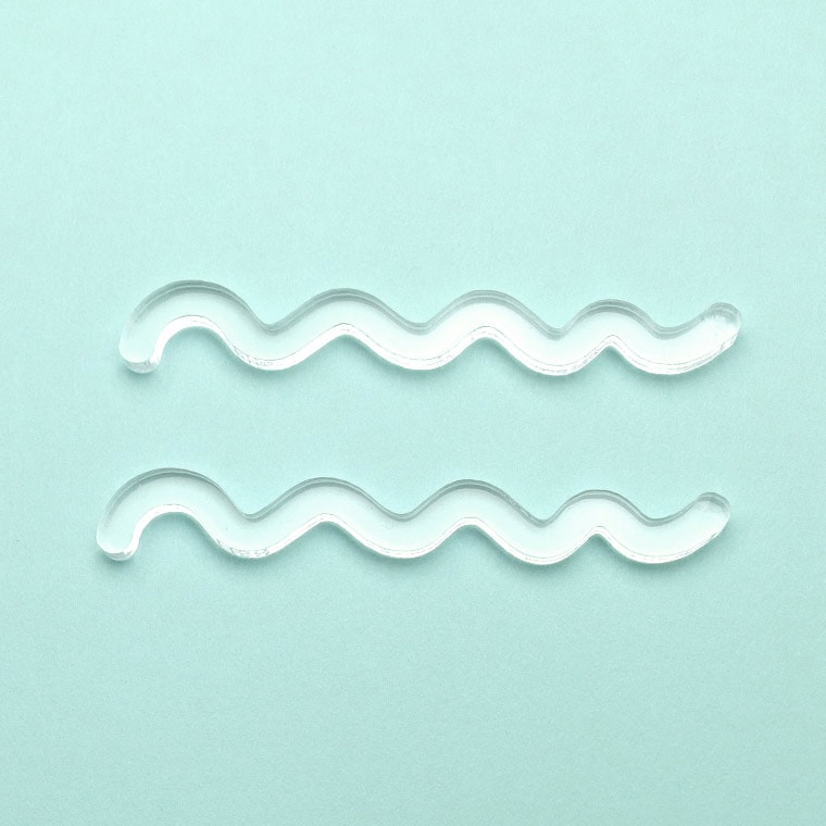 アクリル製 ディスプレイ小物 さざ波 小サイズ クリア 8×59mm 厚さ3mm 2個入 アンシャンテラボ / 撮影用小物 SNS インスタグラム Instagram 商品画像 ネット販売 展示 ハンドメイドアクセサリー 手作り【ゆうパケット対応】