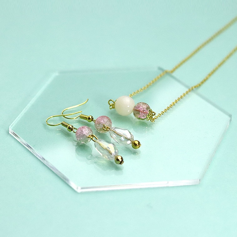 大サイズ ディスプレイ小物 六角形 アクリル製 クリア 93×107mm