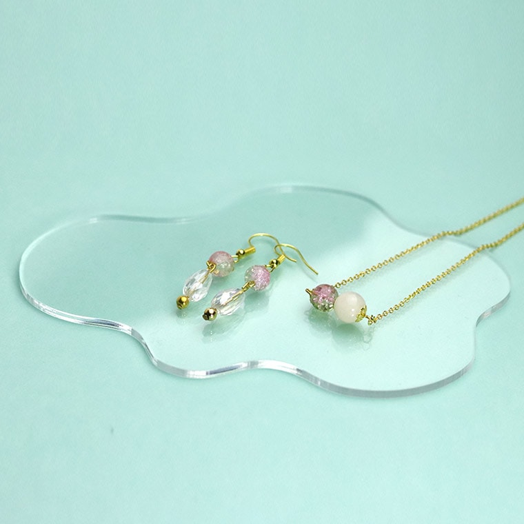 アクリル製 ディスプレイ小物 雲 大サイズ クリア 102×154mm 厚さ3mm アンシャンテラボ / 撮影用小物 SNS インスタグラム Instagram 商品画像 ネット販売 展示 ハンドメイドアクセサリー 手作り プロップ【ゆうパケット対応】