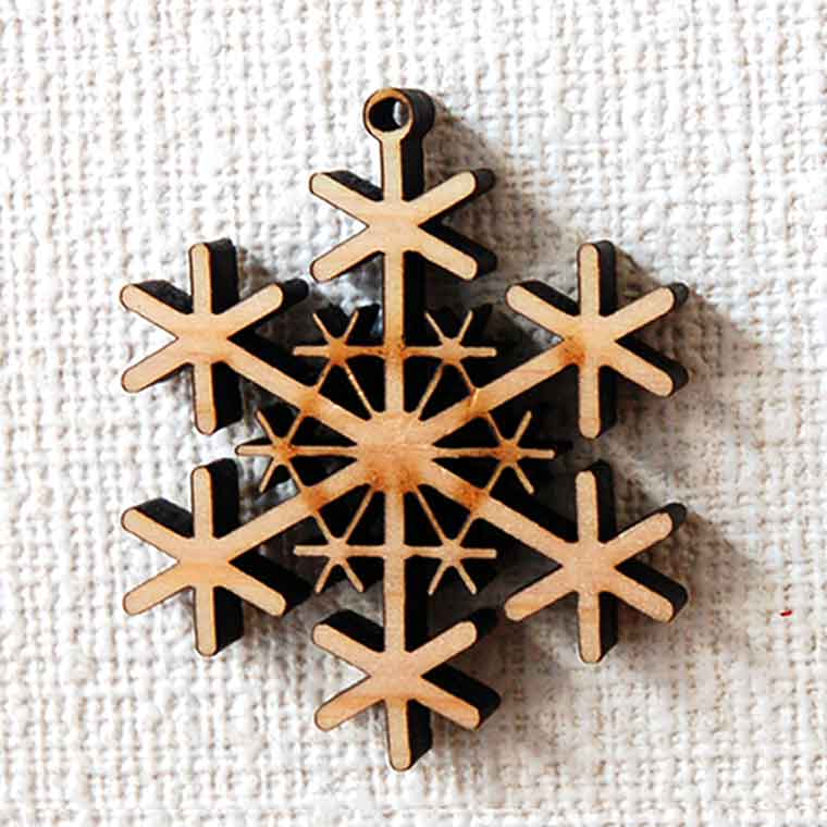 クリスマスオーナメント 結晶 木製 9mm厚 アンシャンテラボ / 紐付き Xmas 飾り 装飾 ツリー飾り デコレーション  【無料ギフトボックス付】【ゆうパケット対応】