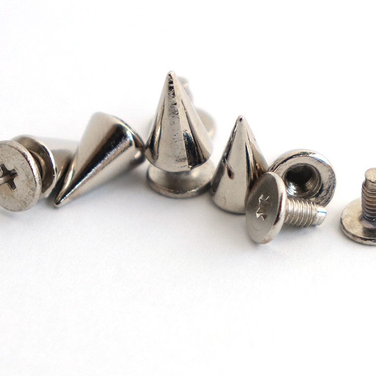 600個　コーン　スタッズ　アクリル製　シルバー　メッキ　ハンドメイド　パーツ 600個 コーン スタッズ アクリル製 シルバー メッキ ハンドメイド