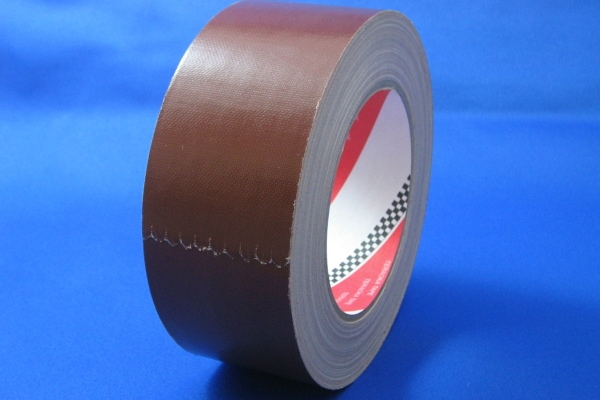 寺岡 145 オリーブカラー布粘着テープ 50mmX25m こげ茶 | 包装用テープ