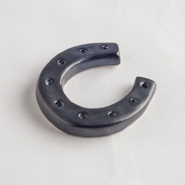 大堀相馬焼　松永窯　馬蹄箸置き　ブラック