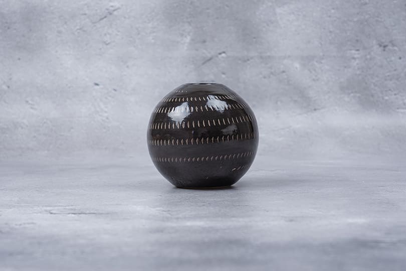 KOISHIWARA HOMES 鶴見窯 花器（ブラック）【M】