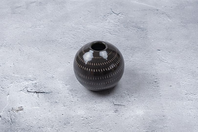 KOISHIWARA HOMES 鶴見窯 花器（ブラック）【M】