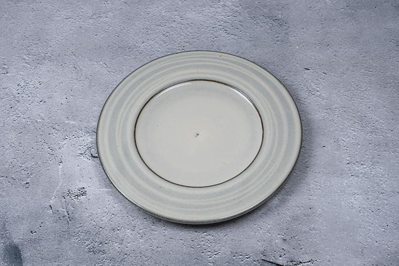 KOISHIWARA HOMES マルダイ窯 プレート（ホワイト）【M】