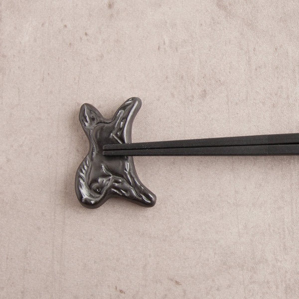 大堀相馬焼　松永窯　馬の箸置き　ブラック