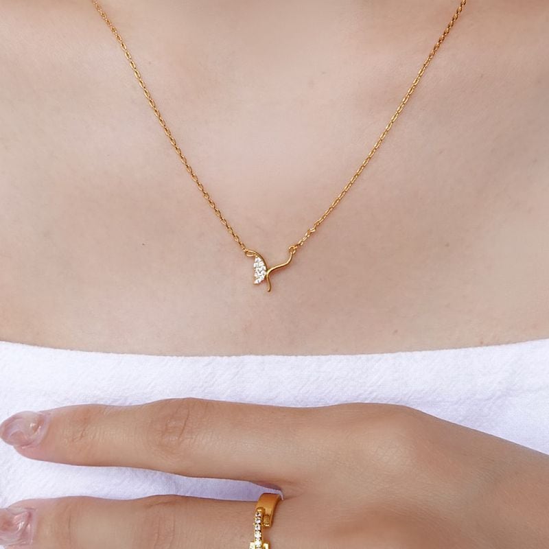 バタフライハーフストーンネックレス【ニッケルフリー】