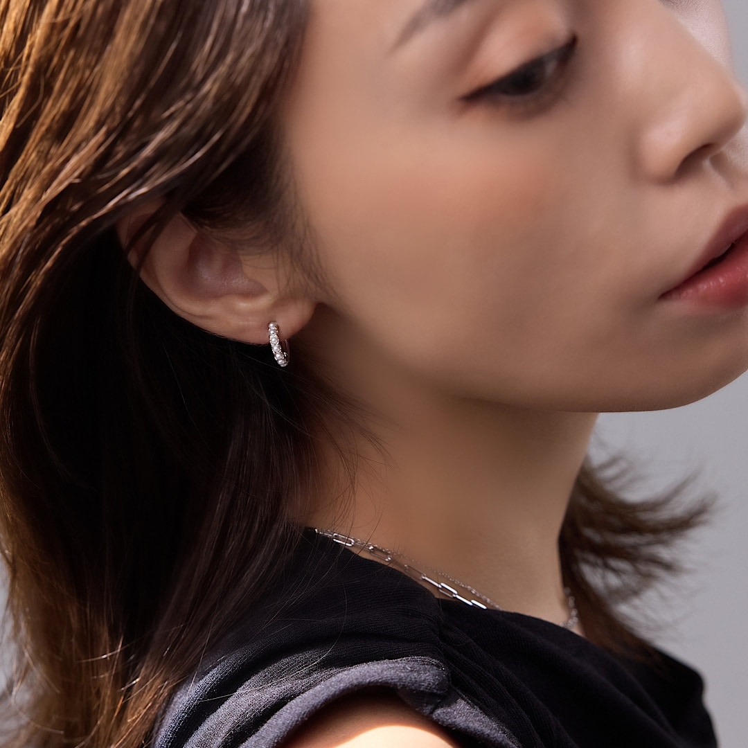 パールとクリスタルのフープイヤリング zero touch パールフープイヤリング | オリジナルアクセサリー通販