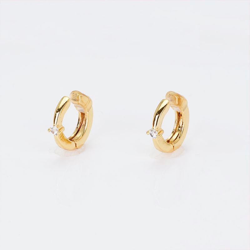 zero touch センターストーンイヤリング