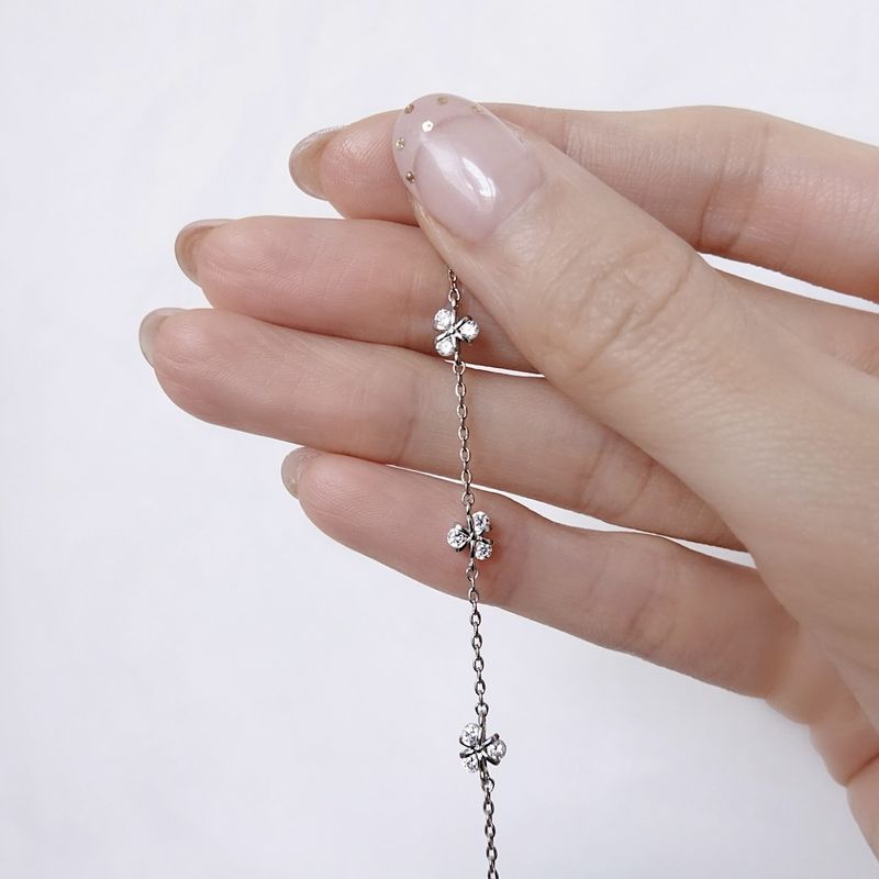 クリスタルクローバーブレスレット