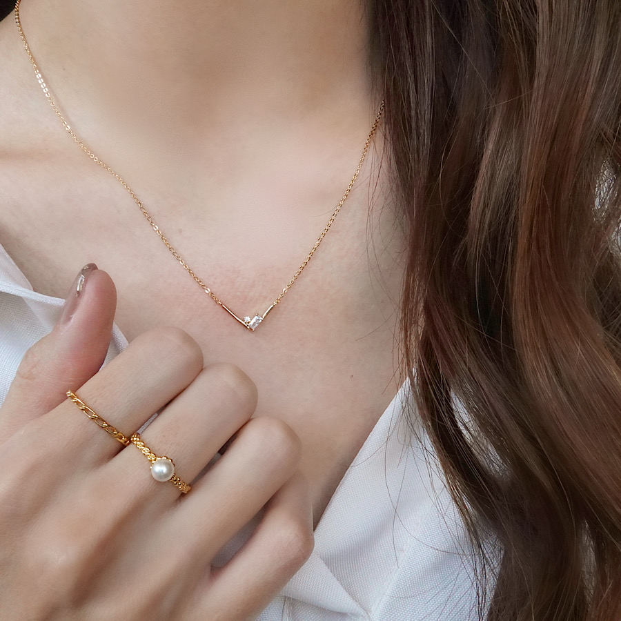 ビジューvカットネックレス ニッケルフリー オリジナルアクセサリー通販サイト Enjoueel アンジュエール