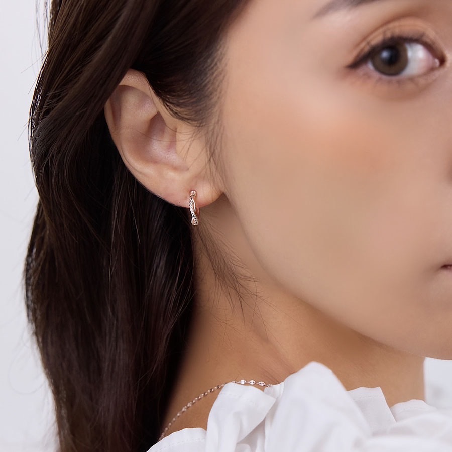 エッセンシャル ツイストフープ イヤリング twist】ツイストフープピアス-S silver – h..Online Store