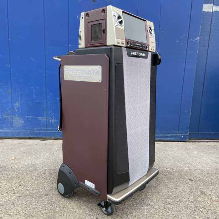 【中古】カラオケ 第一興商 FREEDAM DAM-F650(本体)/DSR-F65(専用スピーカー内蔵ラック)  【動産王】名古屋☆送料無料