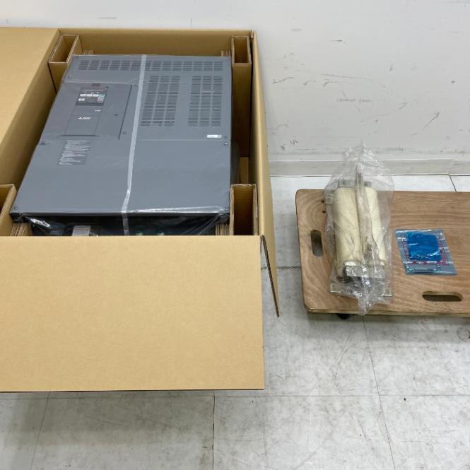 【新品】インバータ FR-A840-132K-1 三菱電機 2020年 未使用品【動産王】富山☆送料無料