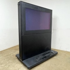 中古｜デジタルサイネージ 電子看板 約幅1340 奥行800 高さ1655 リモコン付き 看板 ｜動産王｜千葉｜送料無料の商品ページへリンク