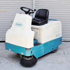 中古｜バッテリー式乗車型フロアスイーパー 6100-U02140 テナント 2015年 業務用 ｜動産王｜大阪｜引取｜送料別の商品ページへリンク
