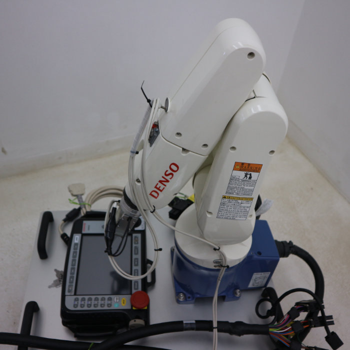 中古】ロボットアーム DENSO VP-6242M 垂直多関節 産業用