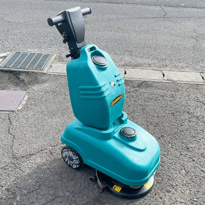 中古】 バッテリー式小型床洗浄機 ｽｸﾗﾌﾞﾐﾆ360B 蔵王産業 2019年式 
