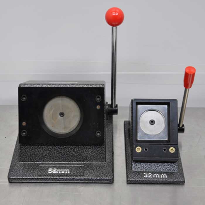 中古】バッジマシン 手動 2015年 缶バッジ BUTTON MAKER 現状渡し