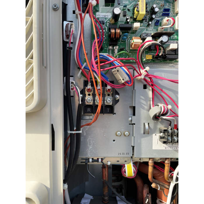 【中古】 天吊りエアコン ツイン 外)RZRP224B1 内)FHP112FA 2台 ダイキン 2021年 天吊エアコン 【動産王】千葉☆送料無料