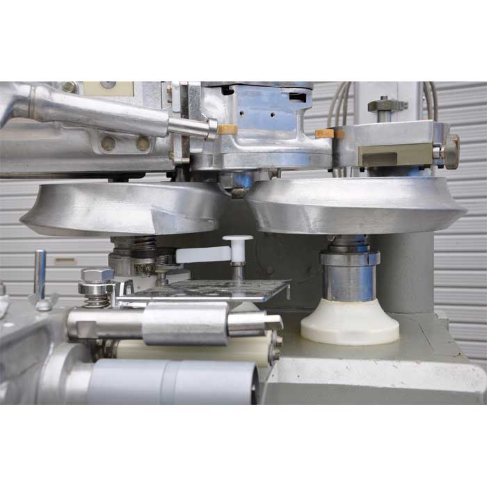 【中古】包餡機 N207SD レオン 1981年 包餡機 自動重合成形機 【動産王】大阪★引取限定