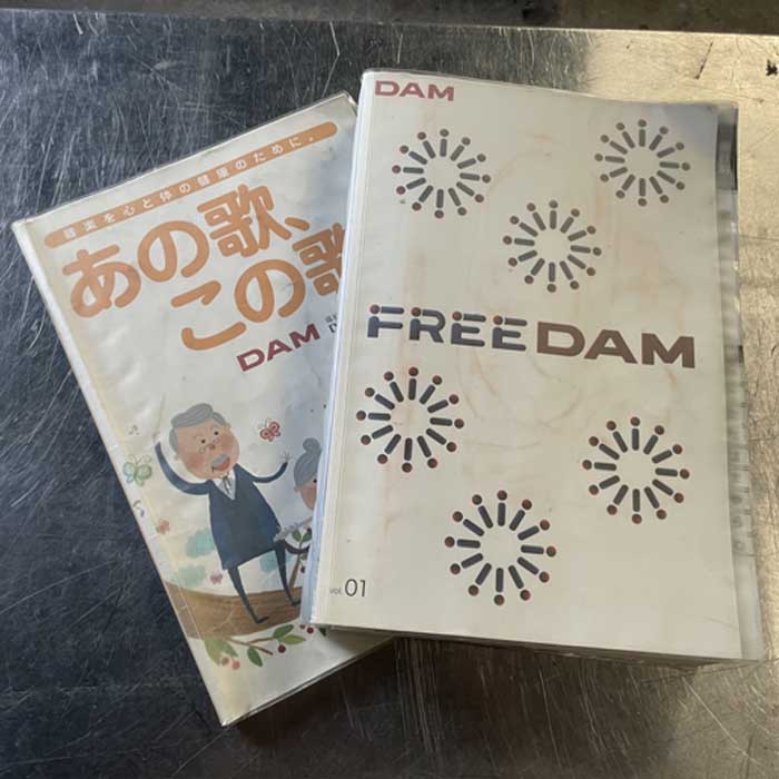 【中古】カラオケ 第一興商 FREEDAM DAM-F650(本体)/DSR-F65(専用スピーカー内蔵ラック)  【動産王】名古屋☆送料無料