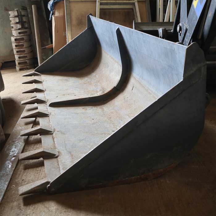 中古｜フロントローダー 三菱農機 アタッチメント付 パレットフォーク 爪付きバケット｜現状渡し｜動産王｜千葉｜引取｜送料別