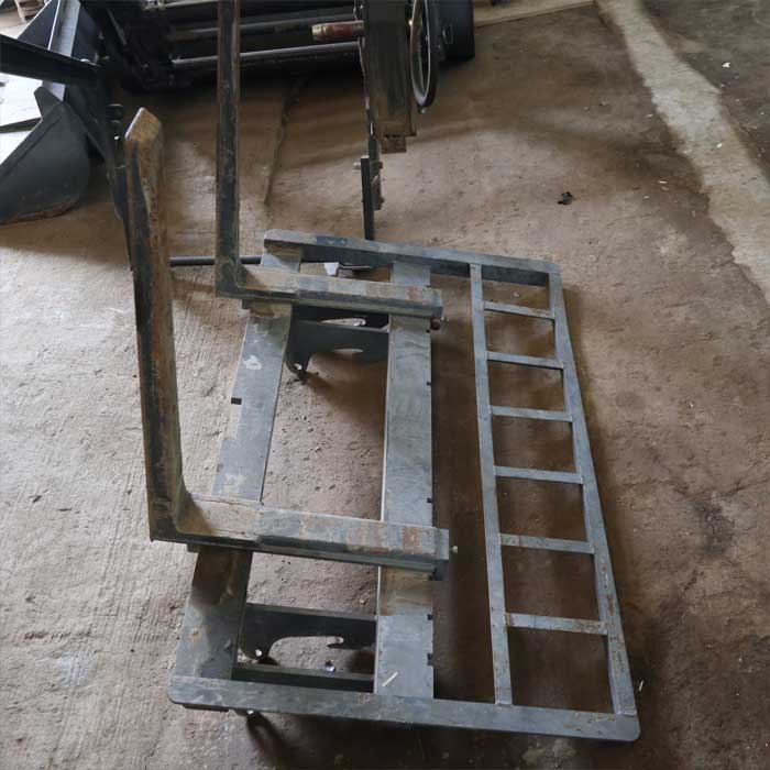 中古｜フロントローダー 三菱農機 アタッチメント付 パレットフォーク 爪付きバケット｜現状渡し｜動産王｜千葉｜引取｜送料別