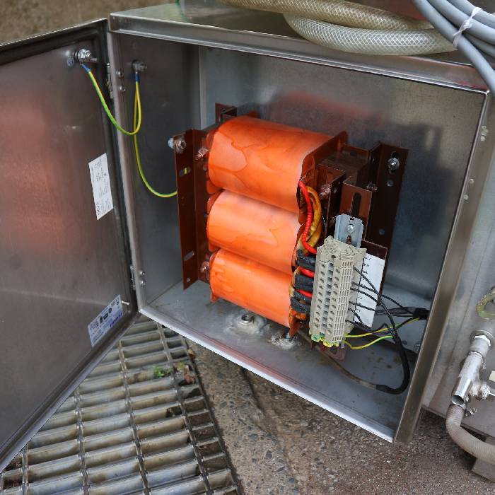 【中古】自動魚皮剥ぎ機 業務用 水産加工機械 バーダー Baader社 TRIO FDS-105 2008年 現状渡し【動産王】千葉☆送料無料