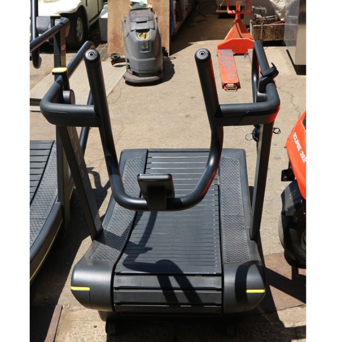 中古】ランニングマシン テクノジム Skillmill コネクト Wi-Fi対応 自