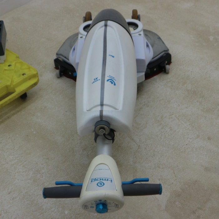 【中古】床洗浄機 自動床面洗浄機 くうかん i-mop XL バッテリー・チャージャー【動産王】千葉☆送料無用