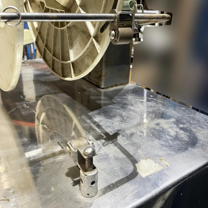 【中古】 自動梱包機 AQ-7M ストラパック 横型水産用 ボディ：ステンレス 【動産王】愛知☆送料無料