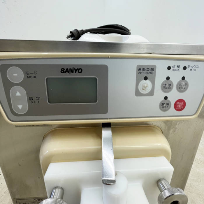 中古】 ソフトクリームフリーザー SSF-M161PN SANYO サンヨー 2010年