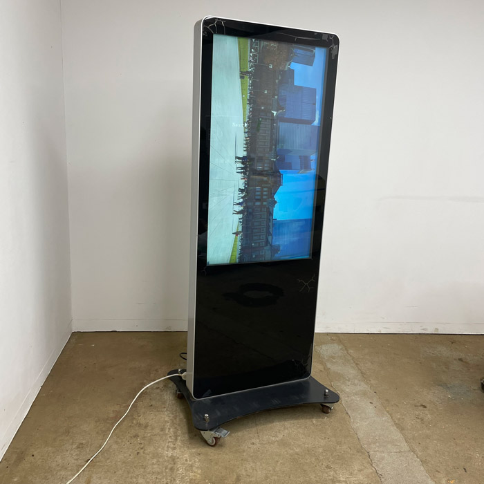 中古|デジタルサイネージ 2020年頃 電子看板 約幅730 奥行360 高さ1750 看板 |動産王|千葉|送料無料