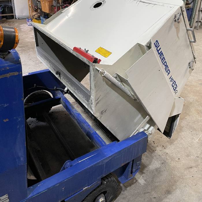【中古】搭乗式スイーパー 豊和工業 HF-63a 2005年 現状渡し【動産王】名古屋☆送料無料