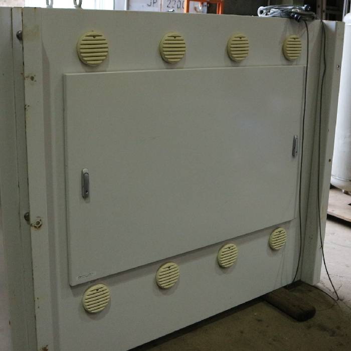 中古｜大型ディスプレイ 2500cd高輝度モニター ディスプレイ｜現状渡し｜動産王｜千葉｜引取｜送料別