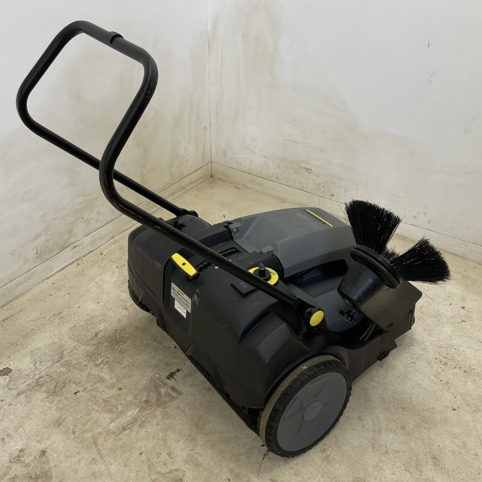 【中古】 スイーパー KM 70/30 C KARCHER 2017年 床清掃機 業務用 【動産王】千葉☆送料無料