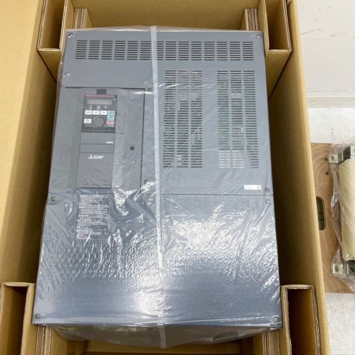 【新品】インバータ FR-A840-132K-1 三菱電機 2020年 未使用品【動産王】富山☆送料無料