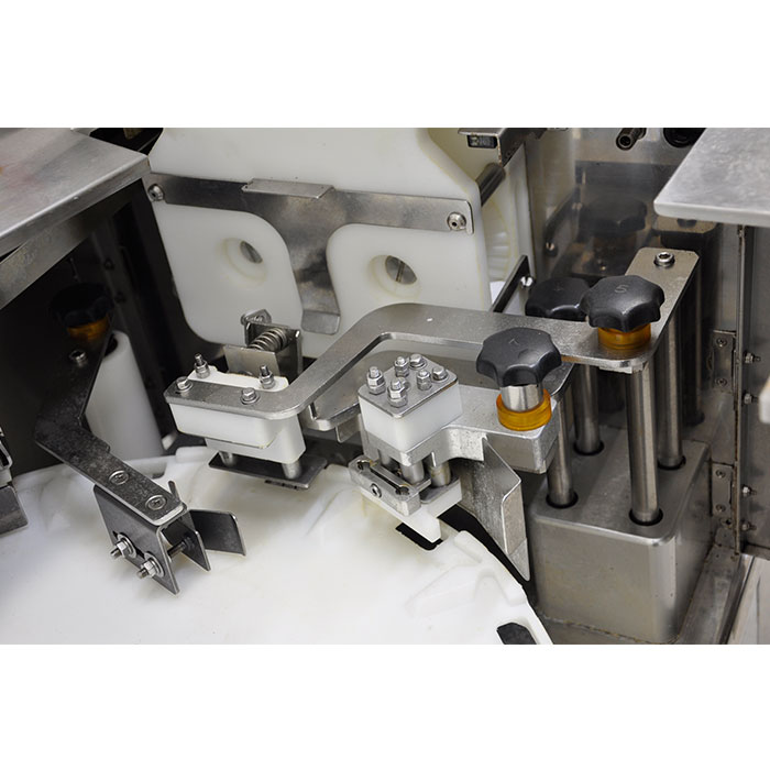 【中古】いなり寿し機 NSIN-2400 不二精機 2012年 寿し 現状渡し【動産王】大阪☆送料無料