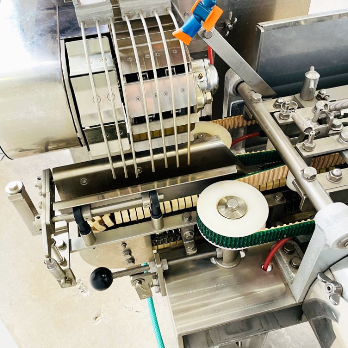 中古】 裁割機 ヘッドカッター連動フィレーマシン TOYO-167-F 東洋水産