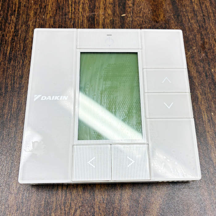 値下げ　天カセ　ダイキンパッケージエアコン 　良品　６馬力　即戦力　引き取り限定 中古｜天カセ パッケージエアコン 6馬力 FHCP80FD(室内機3馬力2台