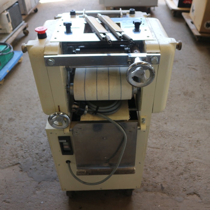 【中古】ミニモルダー KM1 業務用 京浜電機製作所 2015年頃 成形機 パン屋 ベーカリー 製パン【動産王】千葉☆送料無料