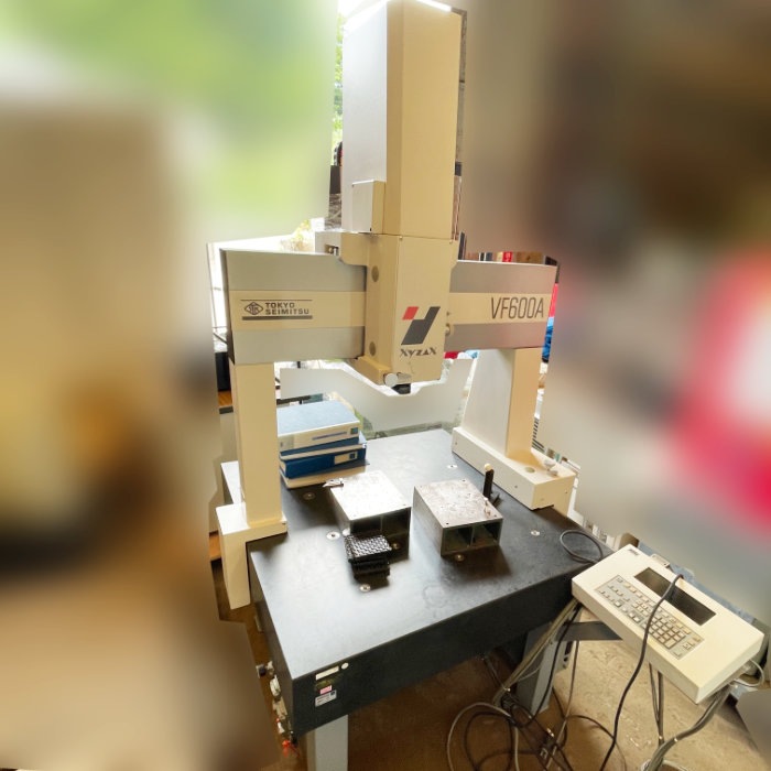 中古| 三次元測定機 XYZAX VF600A 東京精密 通電確認済 1995年 (検:ミツトヨ 3次元 測定器)|動産王|千葉|引取|送料別