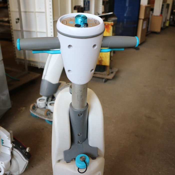 【中古】床洗浄機 くうかん i-mopXL 2018年 自動床面洗浄機【動産王】千葉☆送料無料