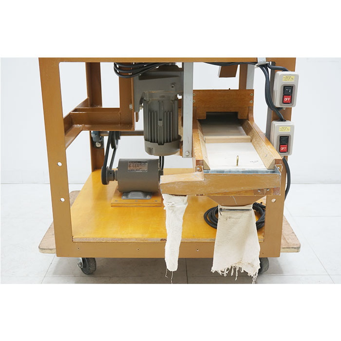 中古】【配達店留送料無料】電動石臼製粉機 遠藤製作所 2001年 そば