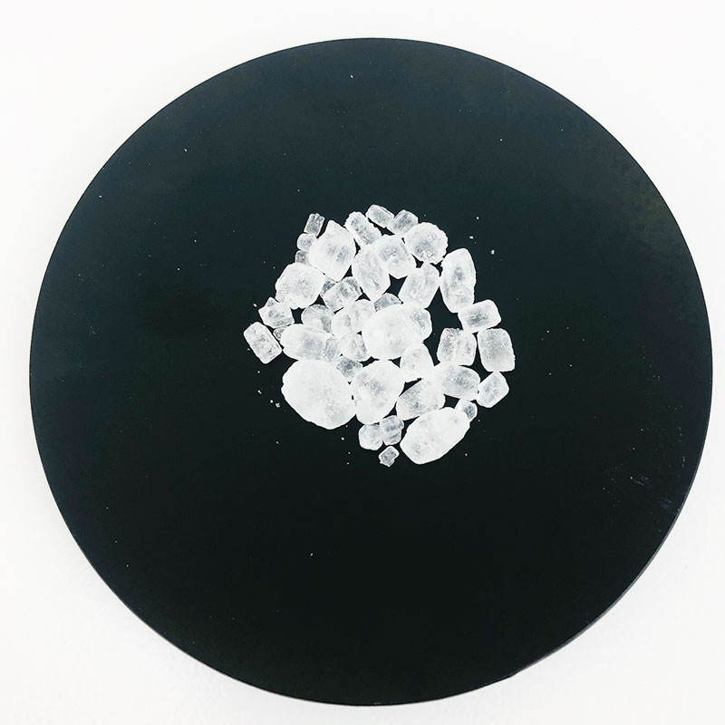 氷砂糖状の結晶<br>
塩素中和<br>
成分：チオ硫酸Na<br>