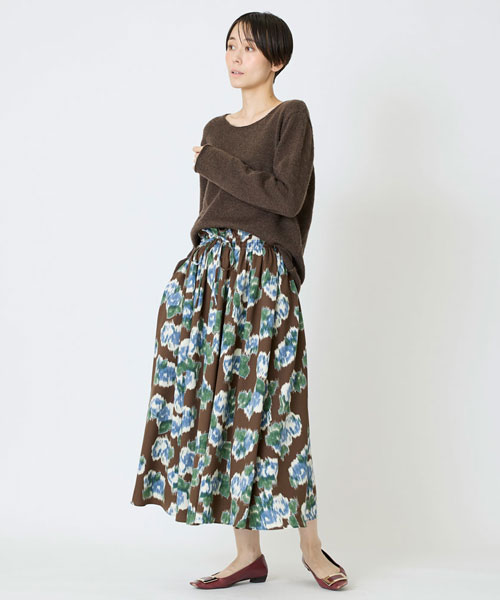 アムンゼンフラワープリントスカート